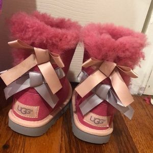 Little girl/toddler Ugg Bailey Bow II pink boots